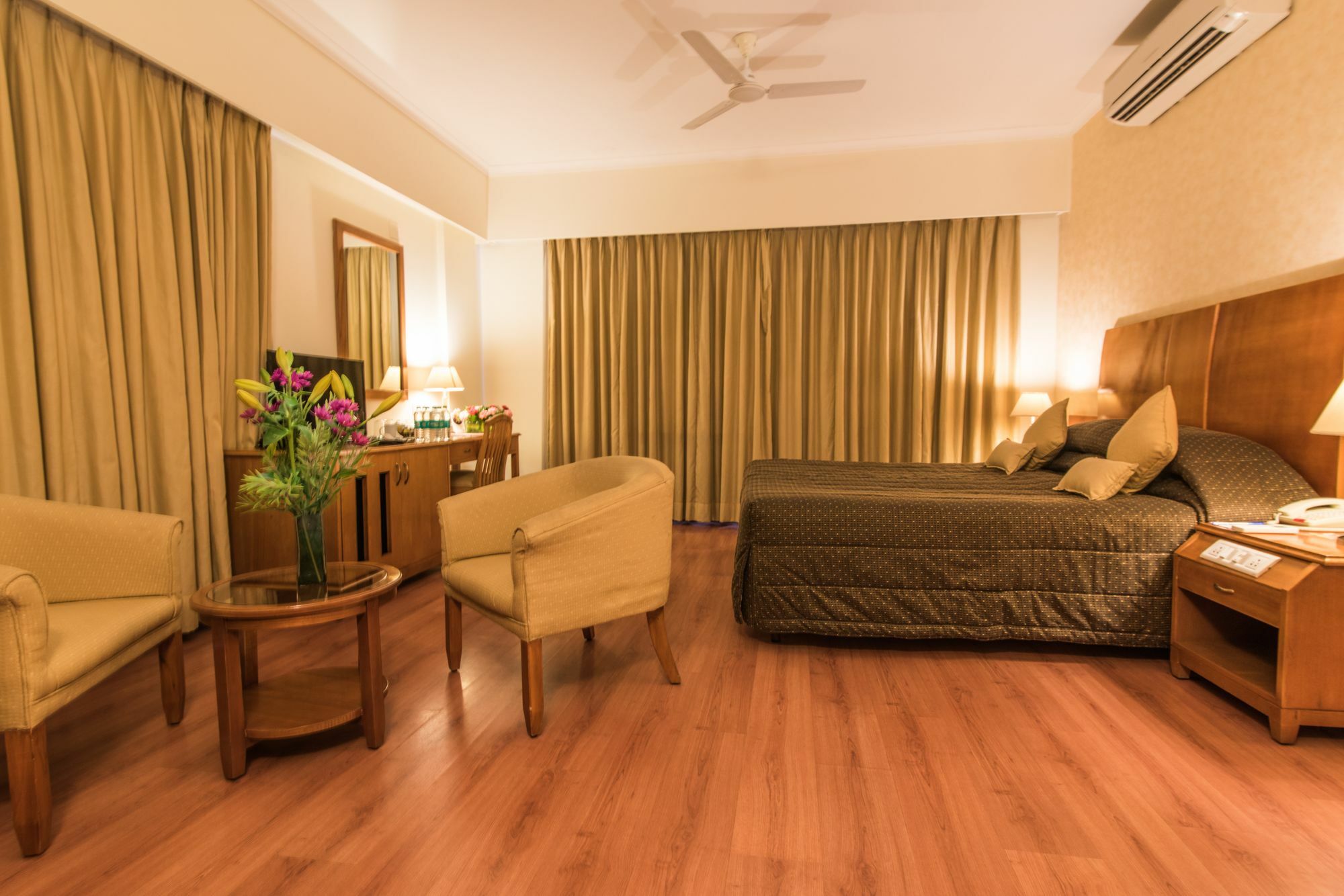 Sai Vishram Business Hotel Kammasandra Εξωτερικό φωτογραφία
